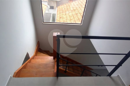 Sobrado à venda com 3 suítes em Alvinópolis, Atibaia, SP