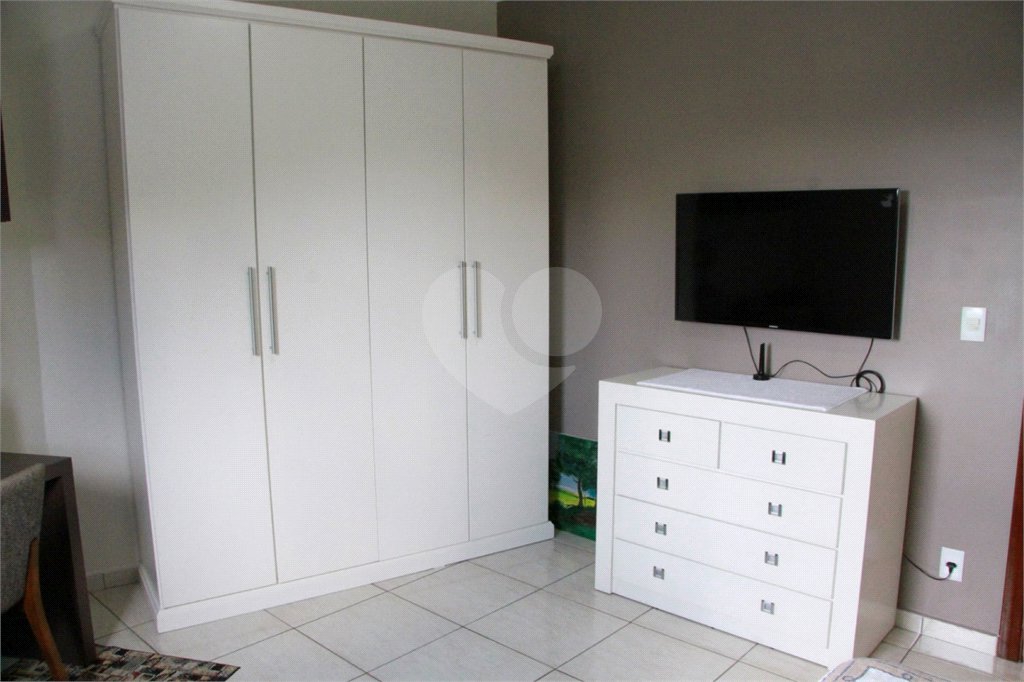 Sobrado à venda com 5 quartos, sendo 1 suíte,  em Jaguaré, São Paulo, SP
