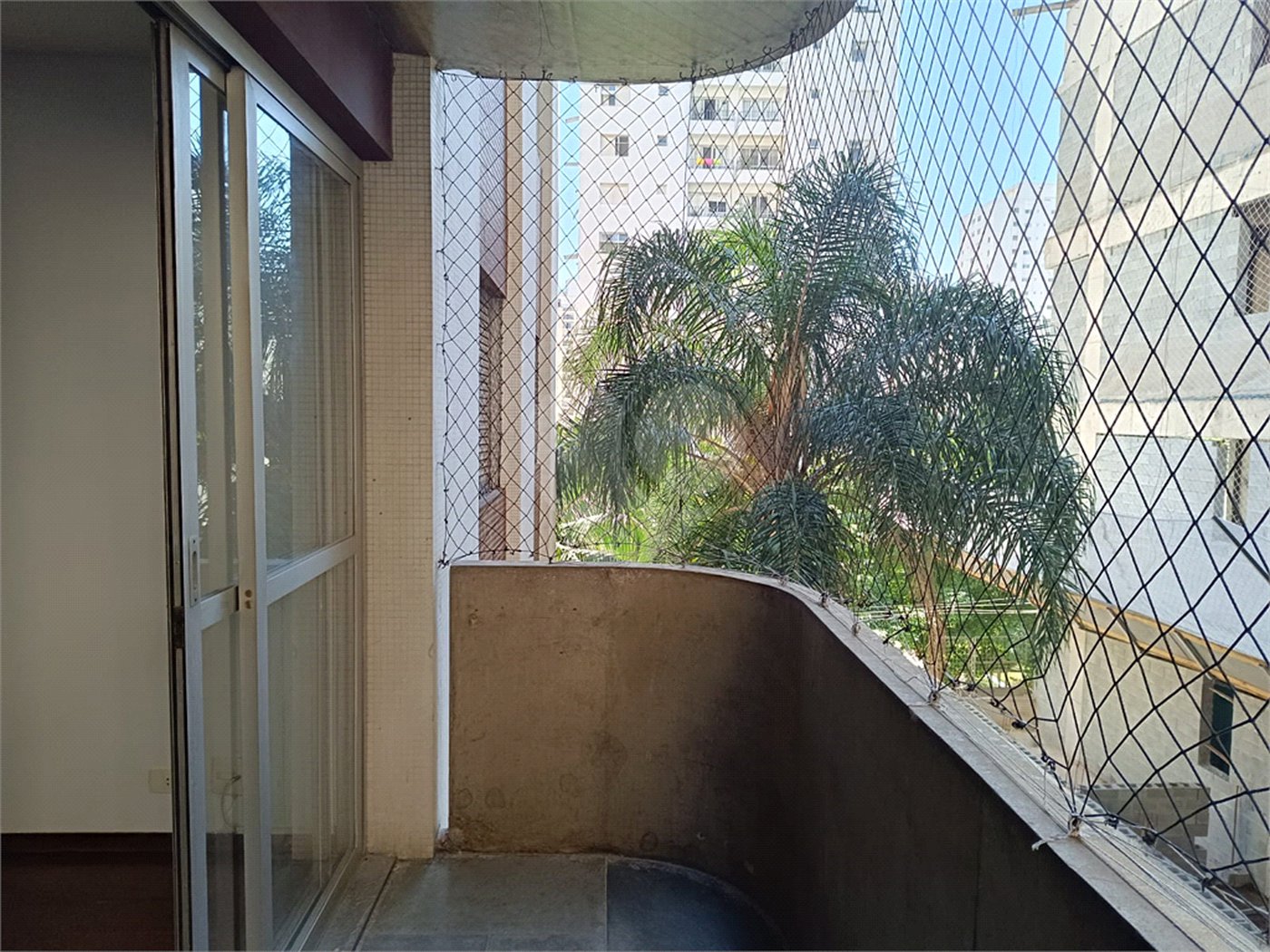 Apartamento à venda com 3 quartos, sendo 1 suíte, em Moema, São Paulo, SP