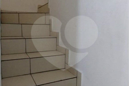 Sobrado à venda com 3 quartos, sendo 1 suíte,  em Jardim Regis, São Paulo, SP