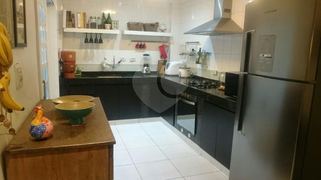 Sobrado à venda com 3 quartos, sendo 2 suítes, em Artur Alvim, São Paulo, SP