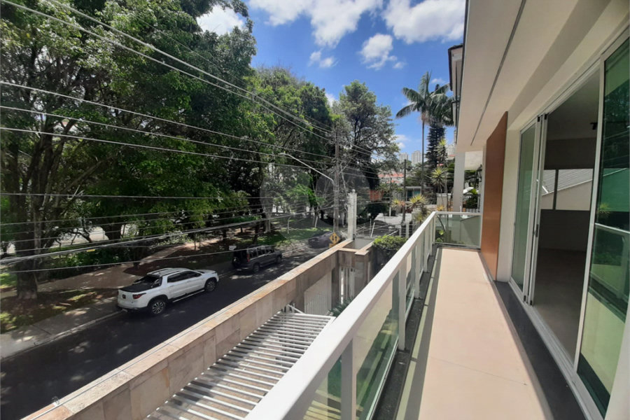 Casa Térrea à venda ou para alugar com 4 suítes em Jardim São Bento, São Paulo, SP
