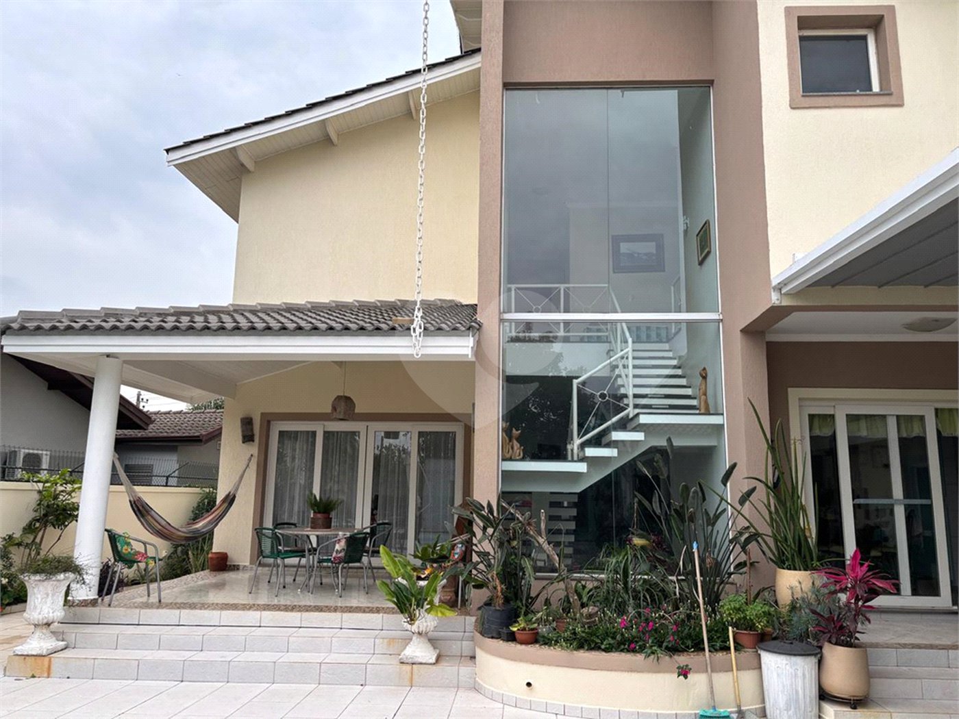 Casa à venda com 5 quartos, sendo 4 suítes, no condomínio Porto Atibaia, Atibaia - SP
