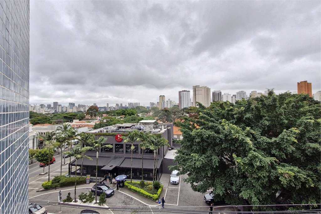 Apartamento à venda com 4 suítes em Moema, São Paulo, SP