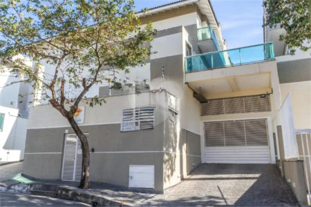 Casa à venda com 3 quartos, sendo 1 suíte,  no condomínio Rafaela I, São Paulo - SP