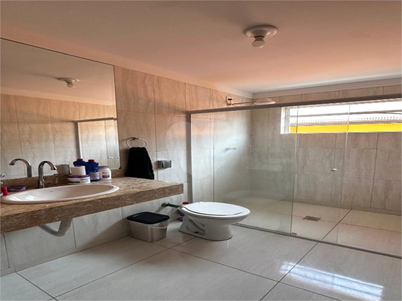 Sobrado à venda com 4 quartos, sendo 1 suíte, em Wanel Ville, Sorocaba, SP