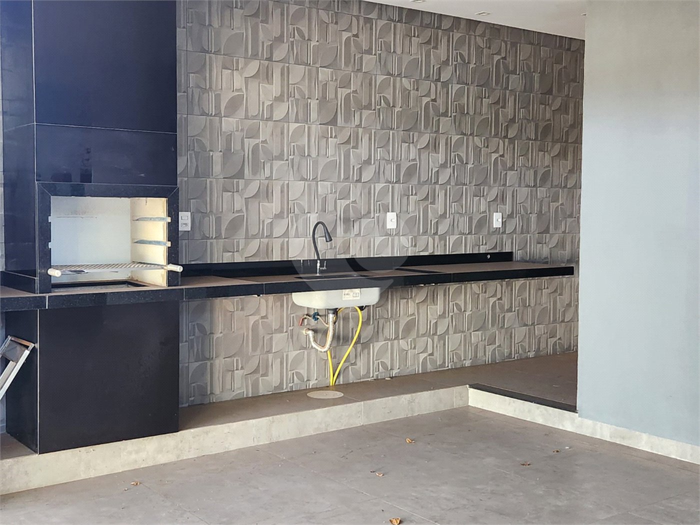 Casa à venda com 3 quartos, sendo 1 suíte, no condomínio Jd. Parque Alvorada, Araraquara - SP
