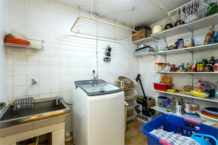 Casa à venda com 3 quartos, sendo 1 suíte, em Vila Cordeiro, São Paulo, SP