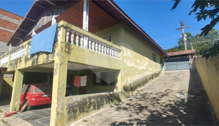 Chácara à venda com 3 quartos, sendo 1 suíte,  no Centro, Nazaré Paulista, SP