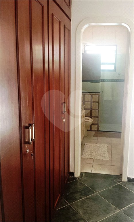 Casa à venda com 8 quartos, sendo 6 suítes,  no condomínio Acapulco, Guarujá - SP