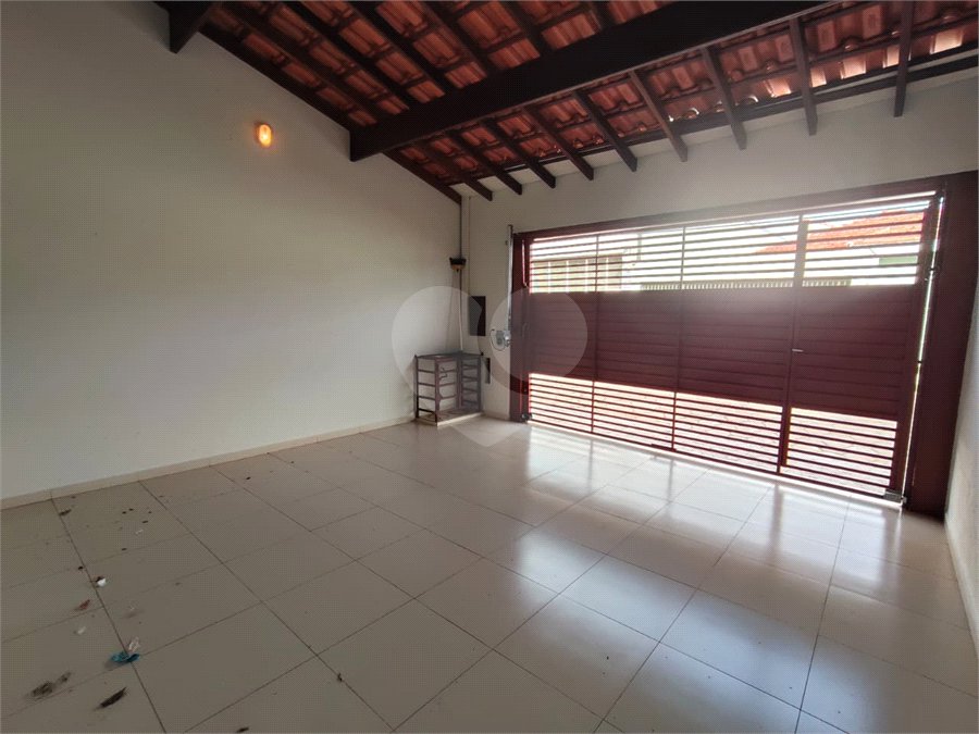 Casa para alugar com 3 quartos, sendo 1 suíte,  em Jardim Itália, Itapetininga, SP