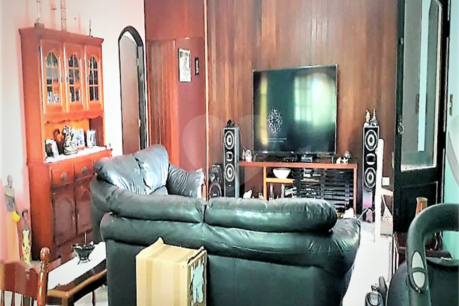 Casa à venda com 4 quartos, sendo 2 suítes, no condomínio Gleba II, Mairiporã - SP
