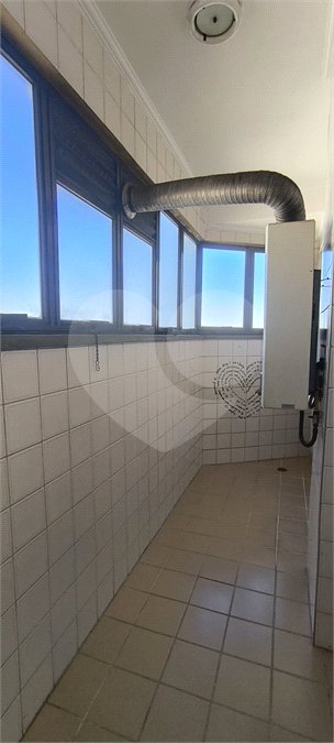 Apartamento à venda com 3 quartos, sendo 1 suíte, em Pinheiros, São Paulo, SP