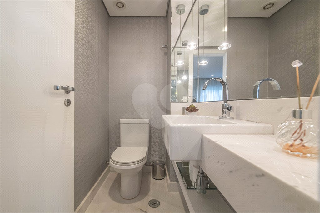 Apartamento à venda com 3 quartos, sendo 2 suítes, em Vila Mariana, São Paulo, SP