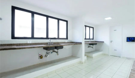 Apartamento à venda com 3 suítes em Real Parque, São Paulo, SP