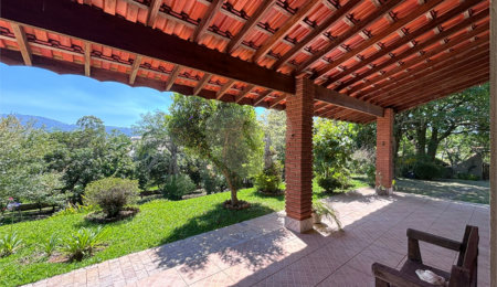 Casa Térrea à venda com 4 quartos, sendo 2 suítes,  em Alpes D'Ouro, Bom Jesus dos Perdões, SP