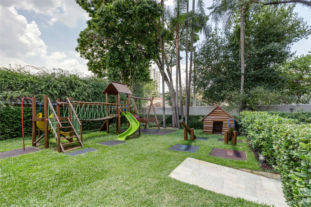 Cobertura à venda com 3 suítes em Chácara Santo Antônio, São Paulo, SP