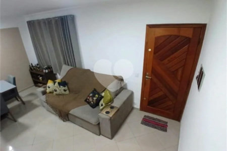 Casa à venda com 3 quartos, sendo 1 suíte, no condomínio Residencial Doutor Emanuel Dias, São Paulo - SP