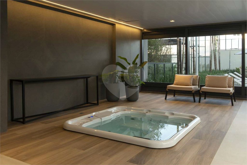 Apartamento à venda com 4 quartos, sendo 2 suítes,  em Água Branca, São Paulo, SP