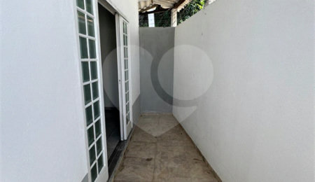 Casa Térrea à venda ou para alugar com 1 quarto em Campo Grande, Rio de Janeiro, RJ