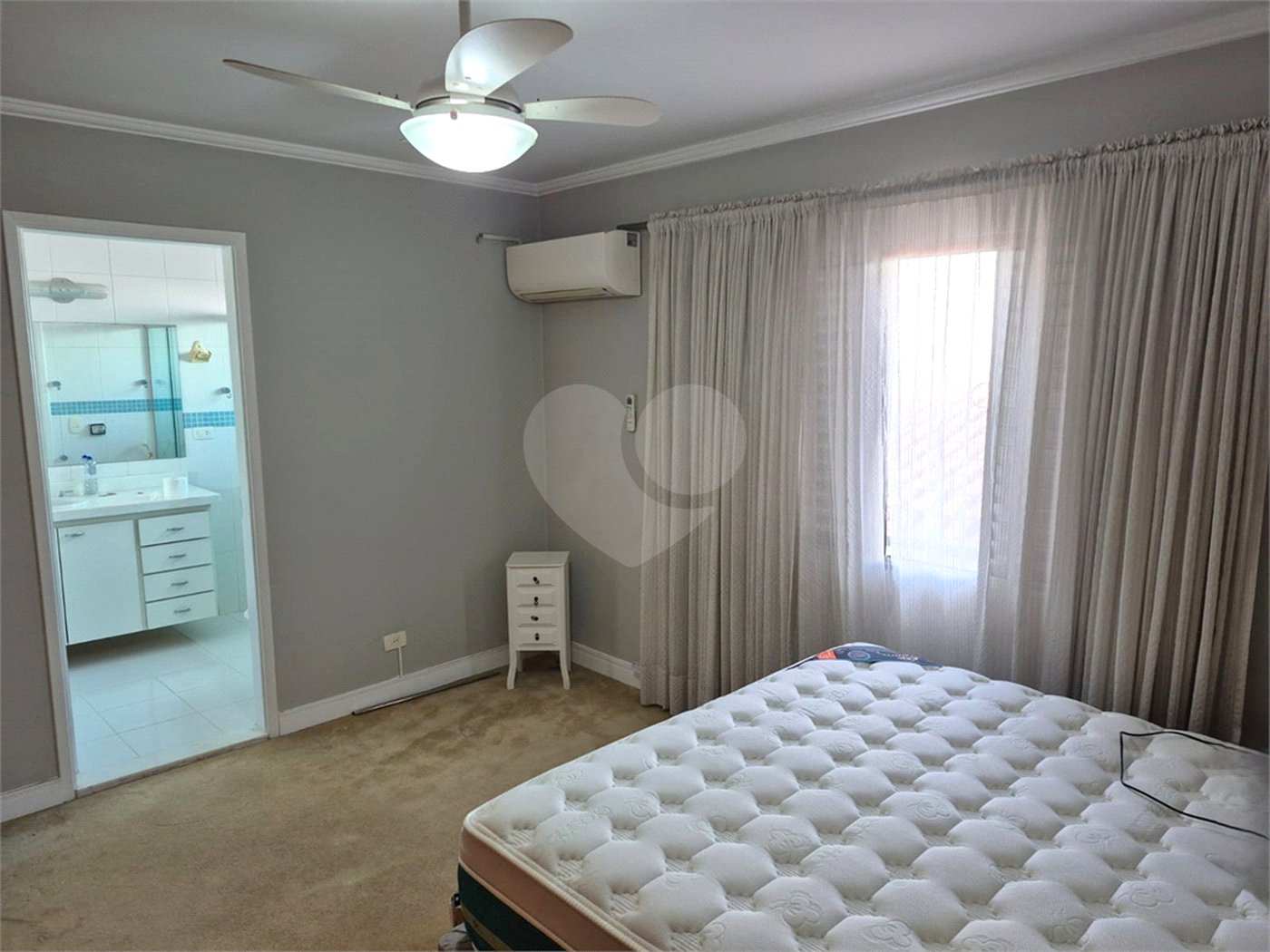 Sobrado à venda com 4 quartos, sendo 1 suíte, em Vila Guilherme, São Paulo, SP