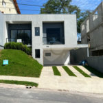 Casa à venda com 3 suítes em Chácara Roselândia, Cotia, SP