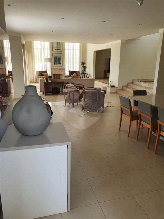 Casa à venda com 5 quartos, sendo 4 suítes, no condomínio Sol Vinhedo, Vinhedo - SP