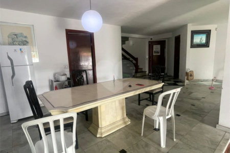 Sobrado à venda com 3 quartos, sendo 1 suíte,  em Jardim Armênia, Mogi das Cruzes, SP