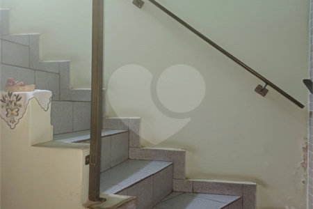 Casa à venda com 4 quartos em Vila Nivi, São Paulo, SP