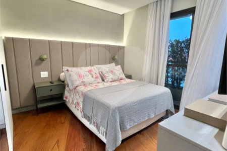 Apartamento à venda com 3 quartos, sendo 1 suíte, em Parque São Domingos, São Paulo, SP
