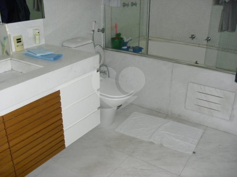 Cobertura à venda com 4 quartos, sendo 3 suítes, em Campo Belo, São Paulo, SP