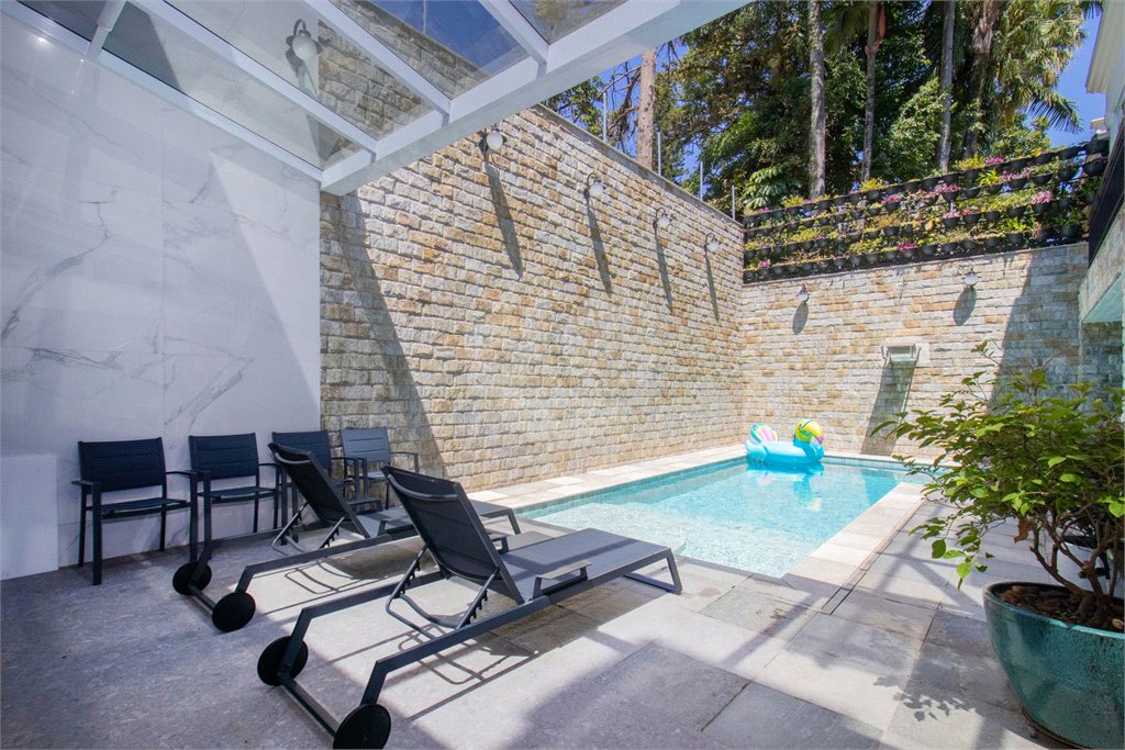 Casa à venda com 4 suítes no condomínio Conde D Eu, São Paulo - SP