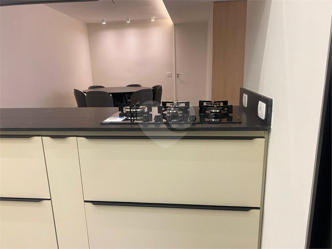 Apartamento à venda com 3 quartos, sendo 1 suíte,  em Itaim Bibi, São Paulo, SP