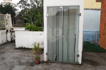Casa à venda ou para alugar com 7 quartos, sendo 2 suítes, em Jardim Peri Peri, São Paulo, SP
