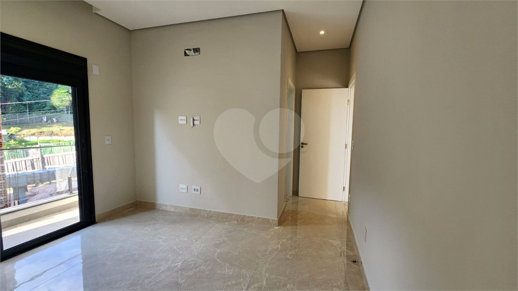 Casa à venda com 3 suítes no condomínio Santa Isabel I, Louveira - SP