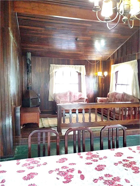Casa à venda com 4 quartos, sendo 1 suíte,  no condomínio Parque Imperial da Cantareira, Mairiporã - SP