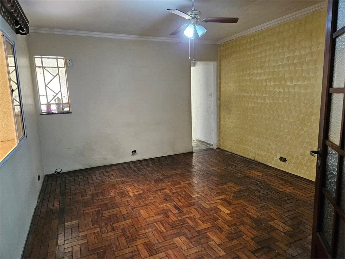 Casa à venda com 3 quartos, sendo 1 suíte, em Água Branca, São Paulo, SP