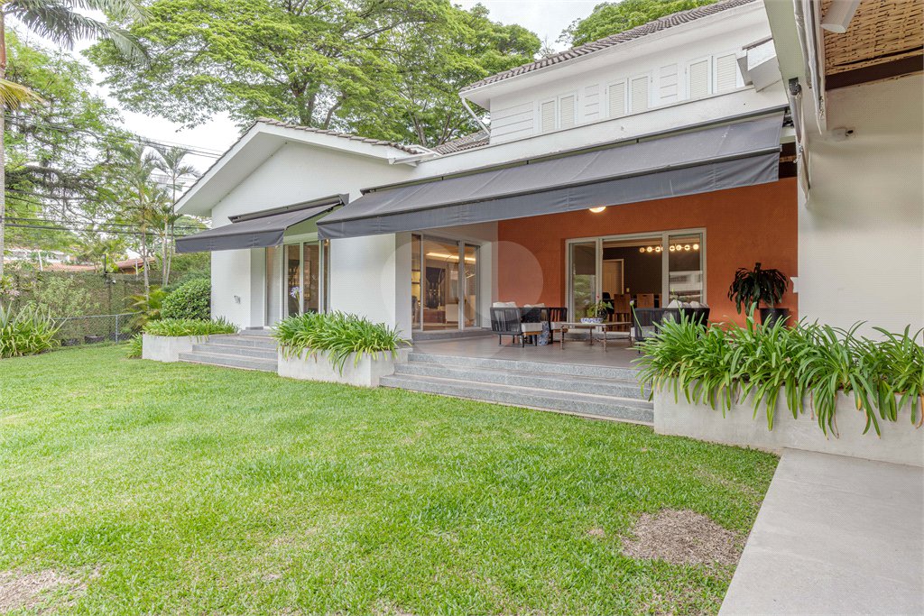 Sobrado à venda com 5 quartos, sendo 3 suítes,  em Alto da Boa Vista, São Paulo, SP