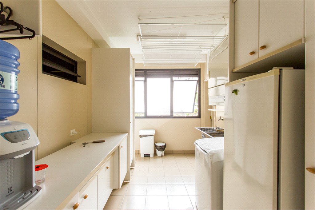Apartamento à venda com 4 suítes em Real Parque, São Paulo, SP