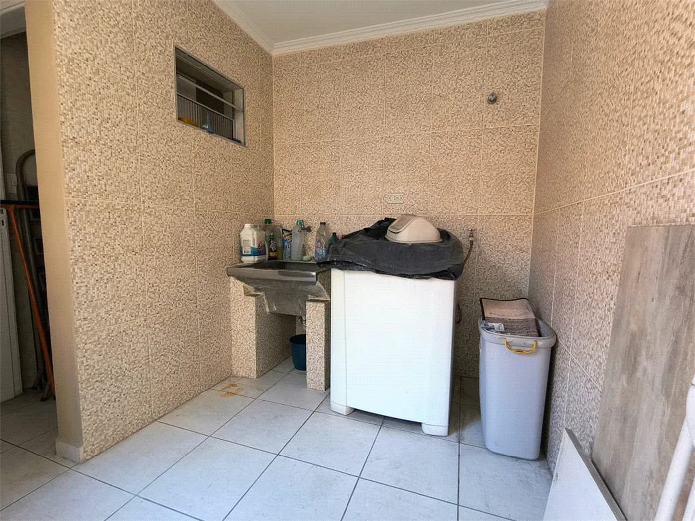 Sobrado à venda com 3 quartos, sendo 1 suíte, em Vila Polopoli, São Paulo - SP