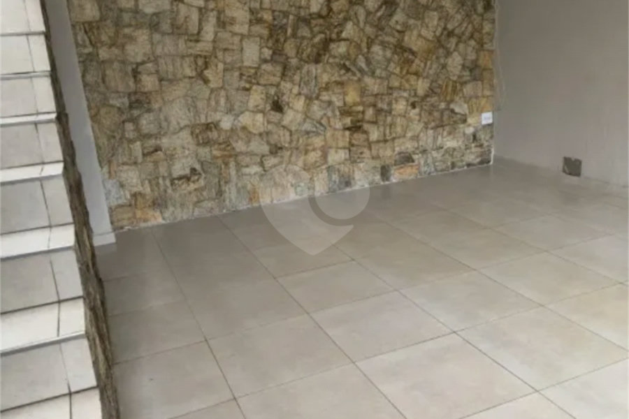 Sobrado à venda com 2 quartos em Vila Guedes, São Paulo, SP