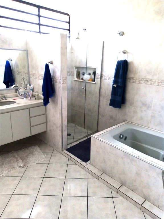 Sobrado à venda com 4 quartos, sendo 1 suíte,  em Vila Cordeiro, São Paulo, SP