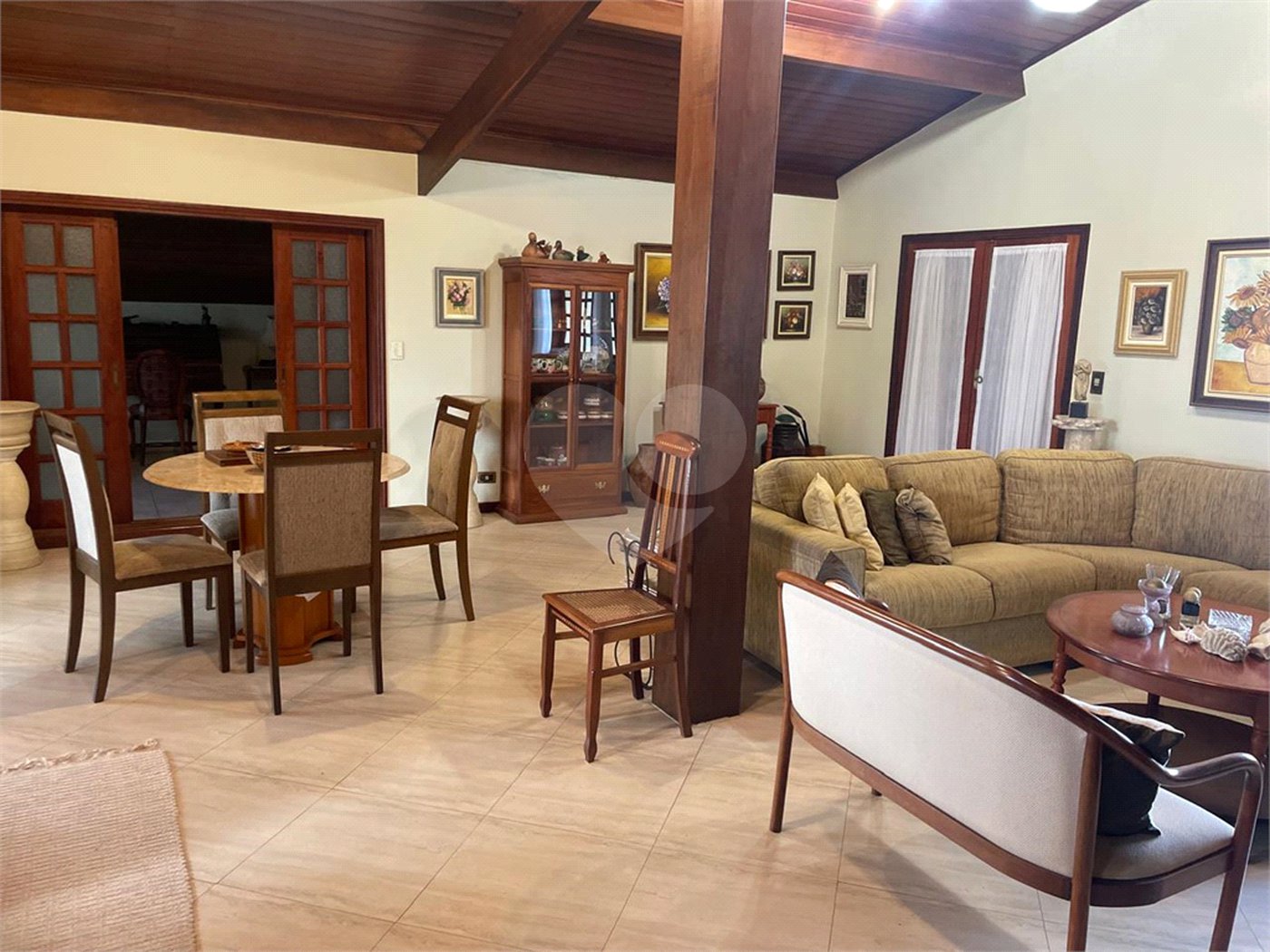 Casa à venda com 7 quartos, sendo 2 suítes, no condomínio São Joaquim, Vinhedo - SP