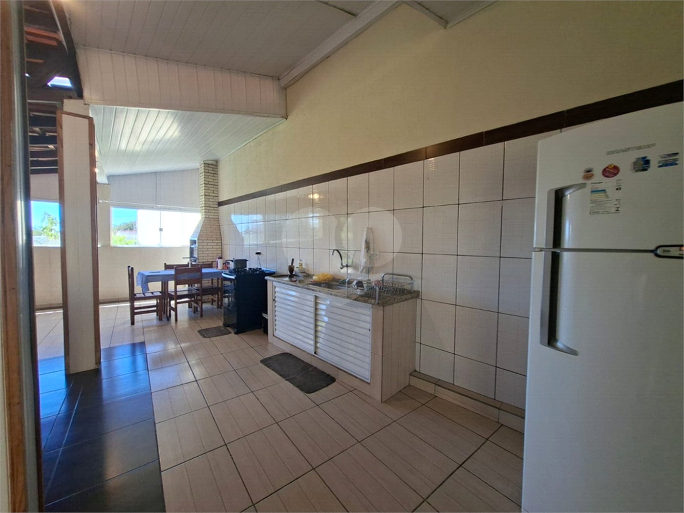 Casa à venda com 3 quartos, sendo 1 suíte,  em Tatetú, Alambari, SP