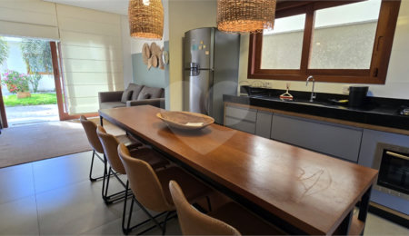 Casa à venda com 3 quartos, sendo 1 suíte, no Centro / Arraial D'ajuda, Porto Seguro, BA