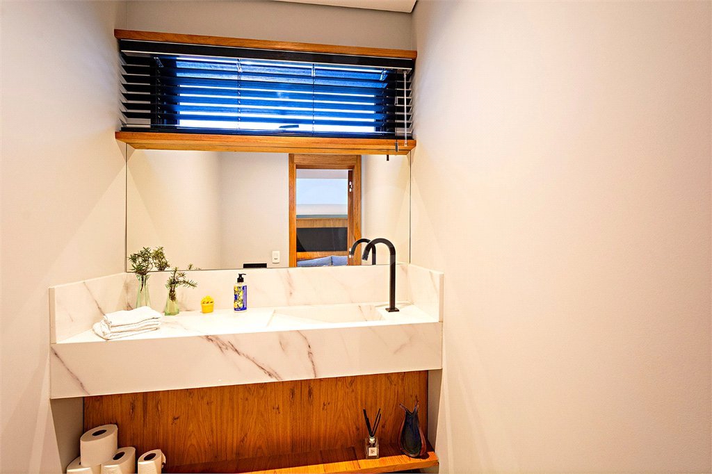 Casa à venda com 3 suítes no condomínio Reserva 8, São Paulo - SP