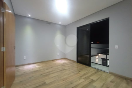 Casa à venda com 3 quartos, sendo 2 suítes, no condomínio Vila Rica, Indaiatuba - SP