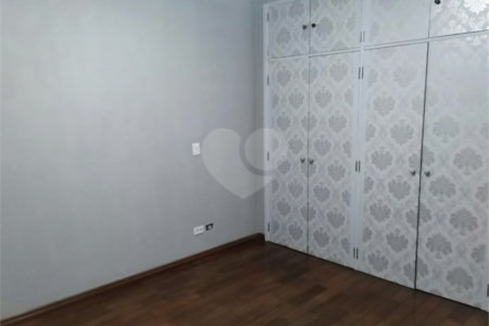 Sobrado à venda com 3 quartos, sendo 1 suíte, em Chácara Santo Antônio, São Paulo, SP