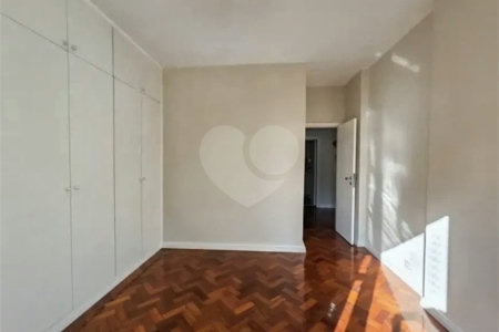Apartamento à venda com 4 quartos, sendo 1 suíte, em Lagoa, Rio de Janeiro, RJ