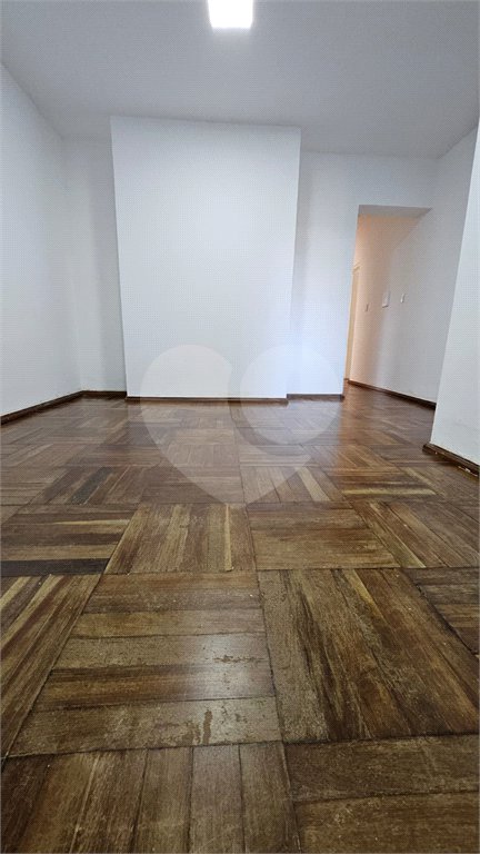 Apartamento à venda com 3 quartos, sendo 1 suíte,  em Vila Suissa, Mogi das Cruzes, SP